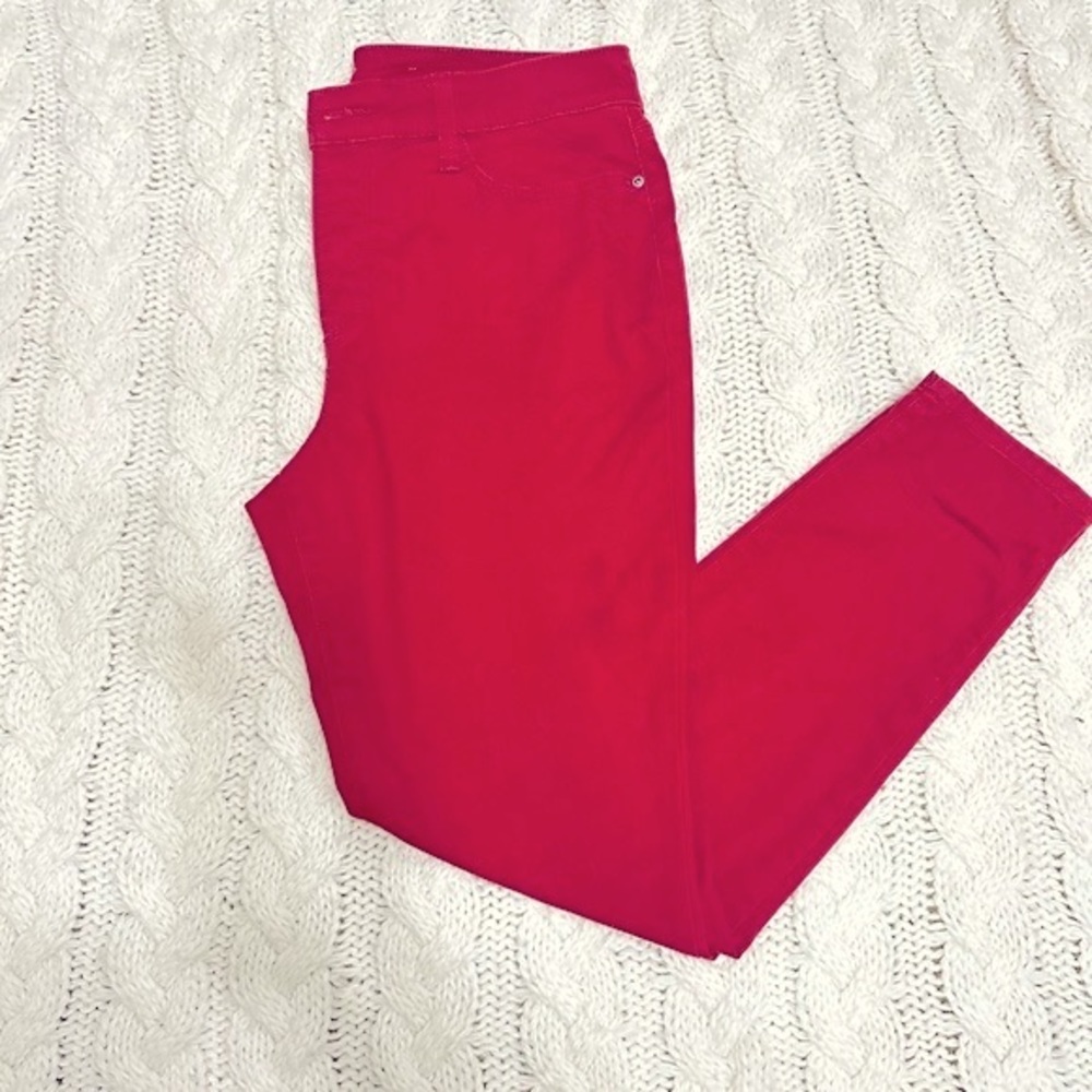 ✨St. John’s Bay Women's Skinny Jeans in Good/Fair condition.Lightly worn✨